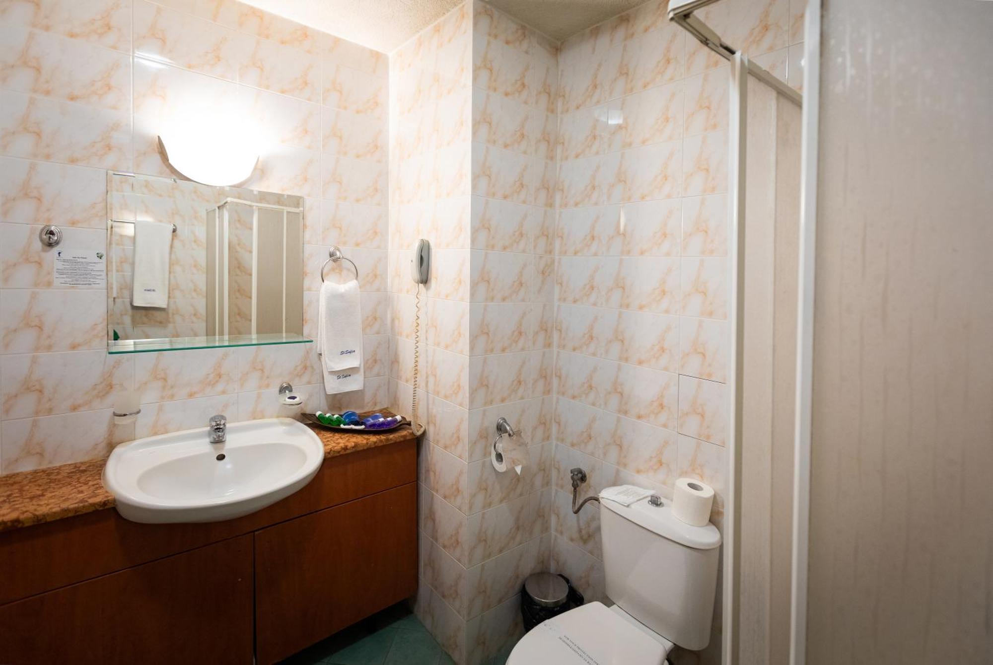 Triple Room,1706854238:JPEG